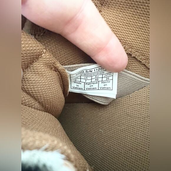 Ugg zip cow print platform chunky sole sneakers animal hair print EUC y2k size 9 - Picture 6 of 9